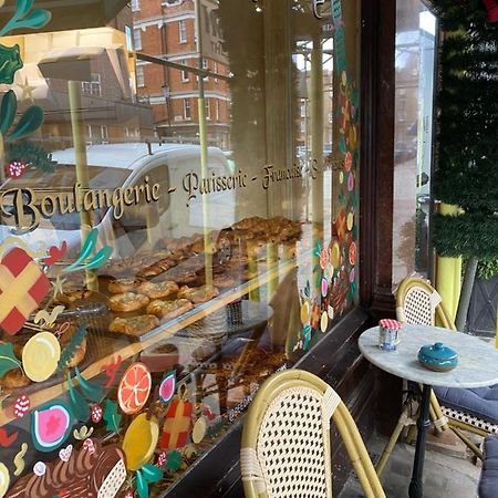 Apartamento Beautiful Modern Studio In High Street Kensington Londres Exterior foto