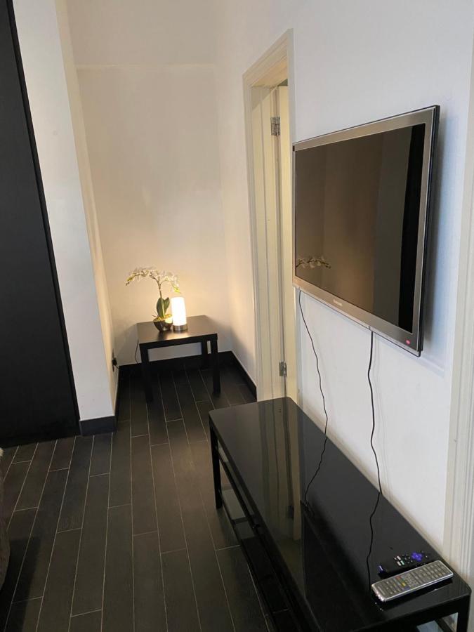 Apartamento Beautiful Modern Studio In High Street Kensington Londres Exterior foto