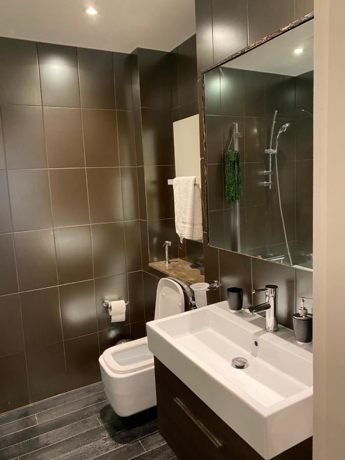 Apartamento Beautiful Modern Studio In High Street Kensington Londres Exterior foto